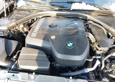 2025 BMW 330I xDrive z USA, uszkodzony, nr VIN 3MW89CW09S8F01993